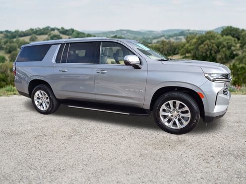 Used 2024 Chevrolet Suburban Premier RWD image 12