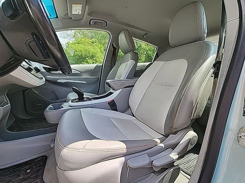 Used 2019 Chevrolet Bolt Premier w/ Infotainment Package image 8