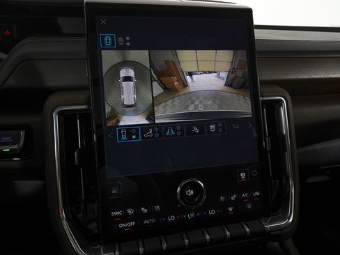 Used 2026 GMC Yukon Denali Ultimate AWD/4WD image 27