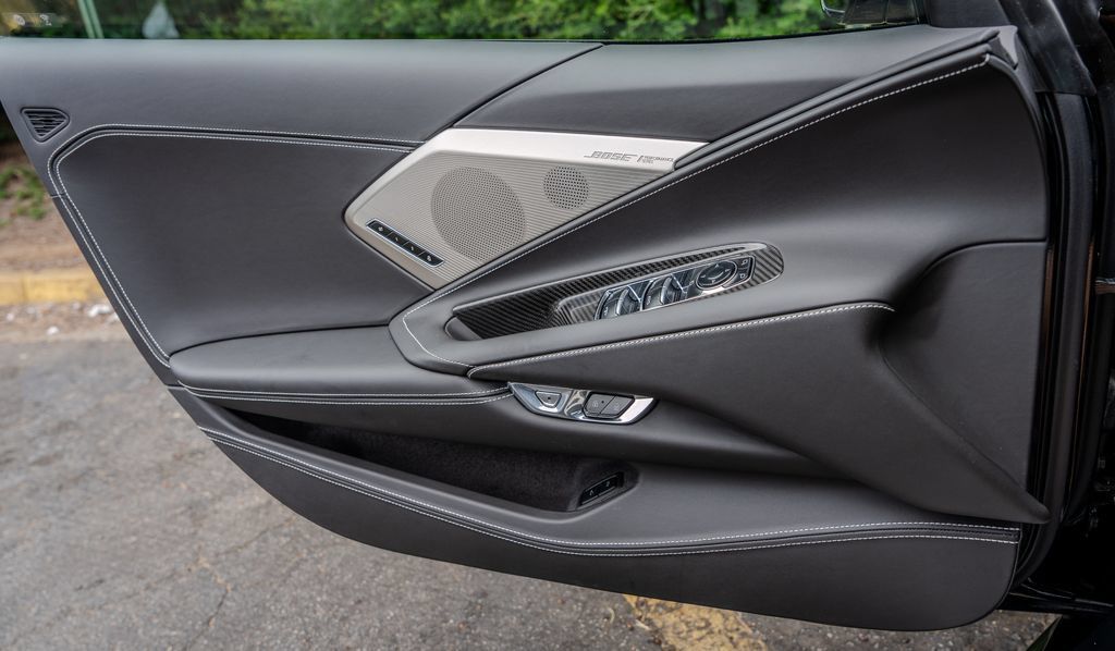 Used 2025 Chevrolet Corvette Stingray Premium Conv w/ Z51 Performance Package RWD image 16