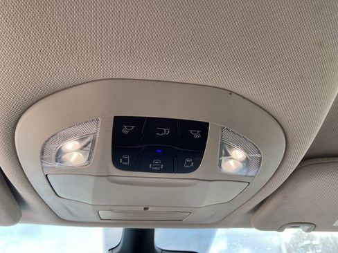 Used 2023 Chrysler Pacifica Touring-L image 43