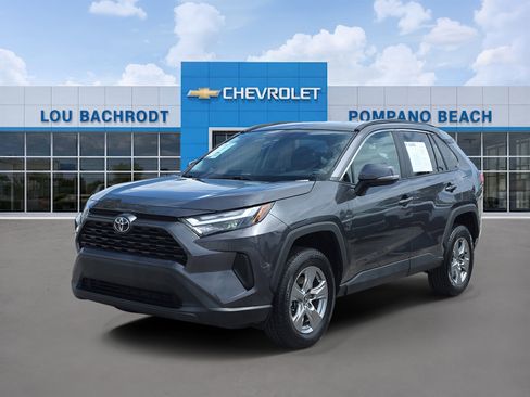 Used 2024 Toyota RAV4 XLE FWD image 3