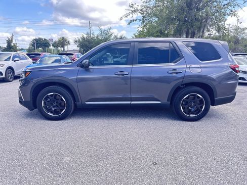 Used 2025 Honda Pilot EX-L image 3