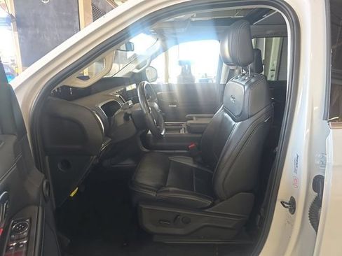 Used 2025 Ford Expedition Max Platinum AWD/4WD image 7