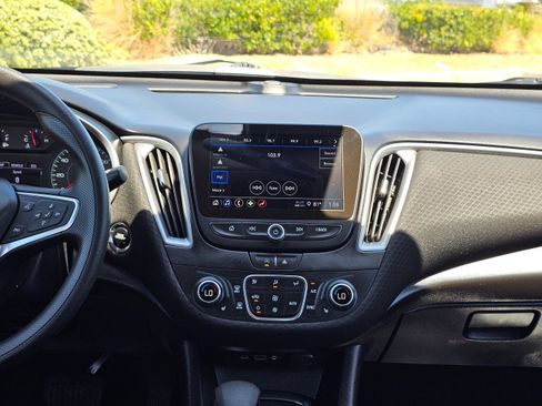 Used 2024 Chevrolet Malibu LT FWD image 24