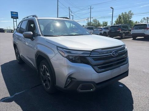 Used 2025 Subaru Forester Limited AWD/4WD image 5
