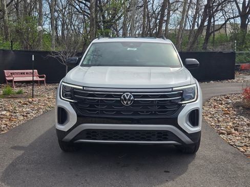 New 2026 Volkswagen Atlas Peak Edition AWD/4WD image 8