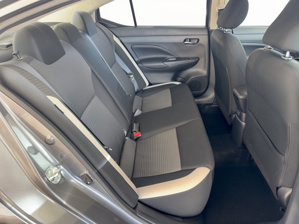 Used 2020 Nissan Versa SV FWD image 29