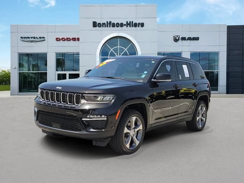 Used 2025 Jeep Grand Cherokee Limited RWD image 3