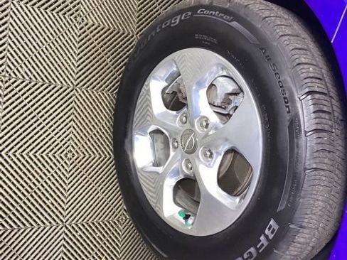 Used 2020 Chrysler Pacifica Touring-L image 8