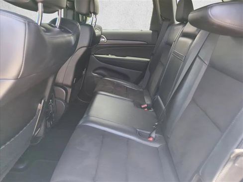 Used 2021 Jeep Grand Cherokee Laredo X AWD/4WD image 18