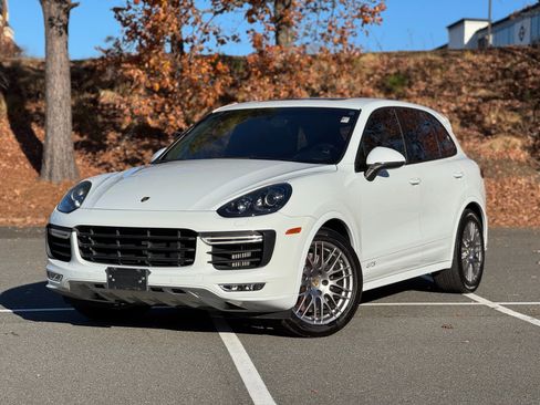 Used 2016 Porsche Cayenne GTS image 1