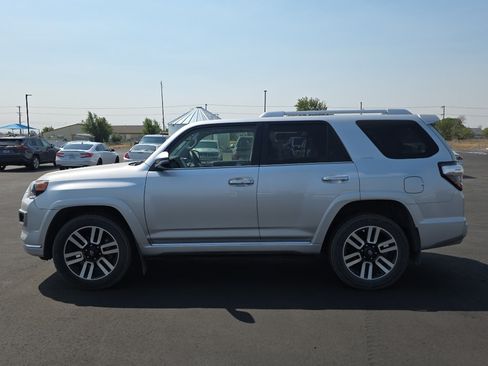Used 2019 Toyota 4Runner Limited AWD/4WD image 4