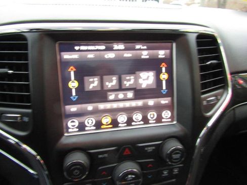 Used 2018 Jeep Grand Cherokee Overland image 24