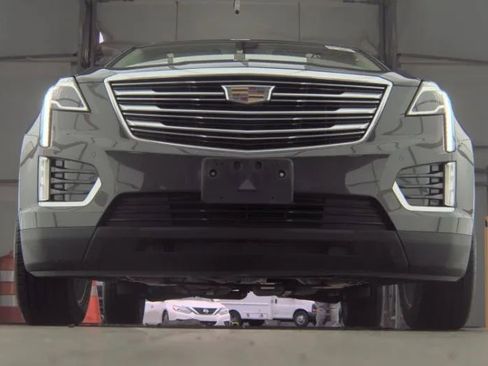 Used 2018 Cadillac XT5 Premium Luxury AWD/4WD image 13