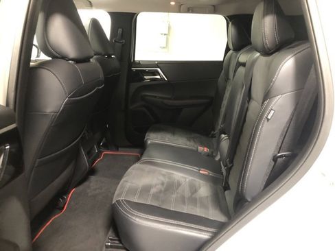 Used 2024 Mitsubishi Outlander Ralliart image 15