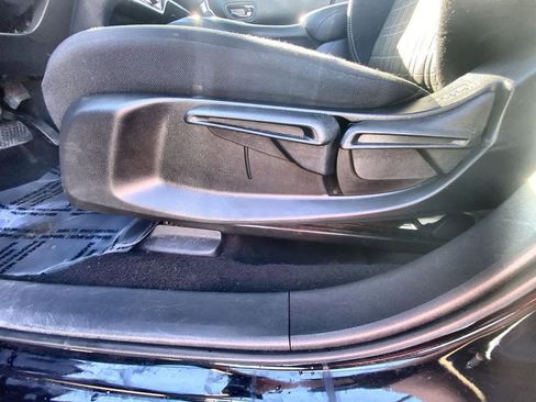 Used 2023 Honda HR-V LX image 14