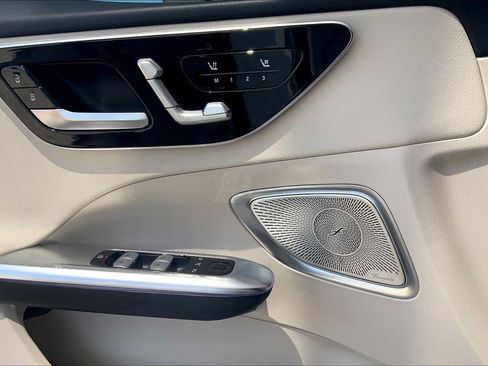 Certified 2022 Mercedes-Benz C 300 Sedan w/ Exclusive Trim Package image 34