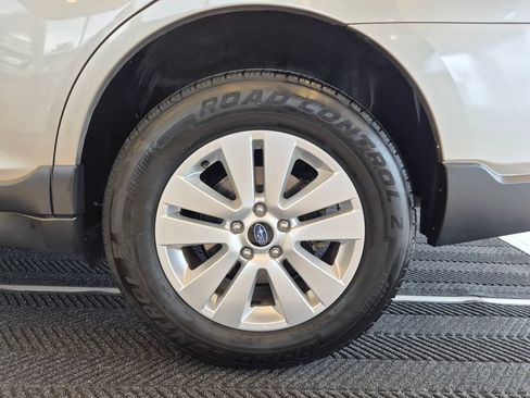 Used 2019 Subaru Outback 2.5i Premium AWD/4WD image 12
