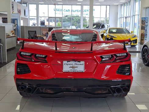 Used 2023 Chevrolet Corvette Stingray Coupe w/ Z51 Performance Package RWD image 5