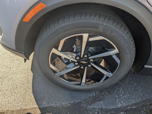 New 2026 Chevrolet Equinox EV LT image 11