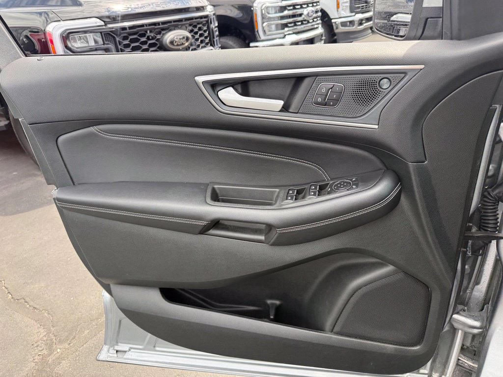 Certified 2024 Ford Edge Titanium AWD/4WD image 22