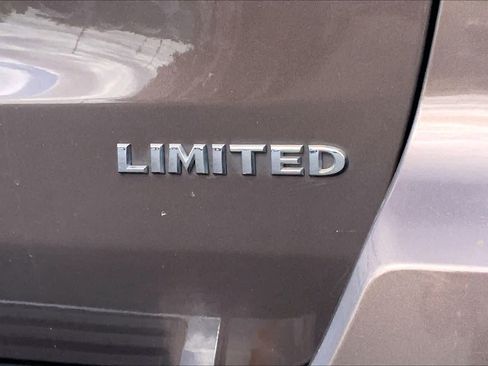Used 2019 Jeep Grand Cherokee Limited w/ Trailer Tow Group IV AWD/4WD image 10