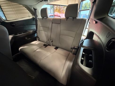 Used 2017 Honda Pilot EX-L image 7