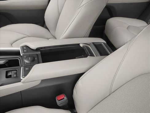 New 2026 Toyota Grand Highlander AWD Hybrid image 10
