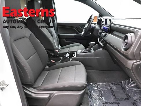 Used 2024 Chevrolet Colorado W/T image 21