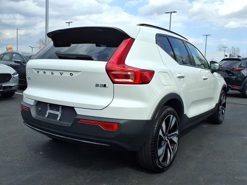 Used 2023 Volvo XC40 B5 Plus w/ Driver Assist Package AWD/4WD image 4