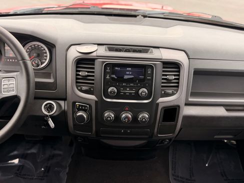 Used 2014 RAM 1500 Express RWD image 32