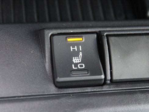 Used 2026 Toyota Corolla Cross XLE w/ Convenience Package FWD image 16