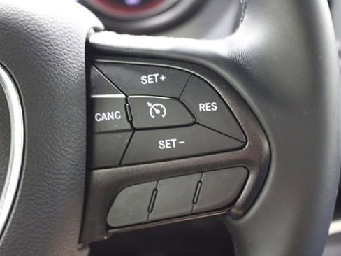 Used 2015 Dodge Challenger R/T Scat Pack RWD image 13