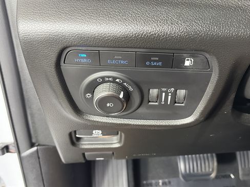 Used 2023 Jeep Grand Cherokee 4WD 4xe w/ Luxury Tech Group II image 30