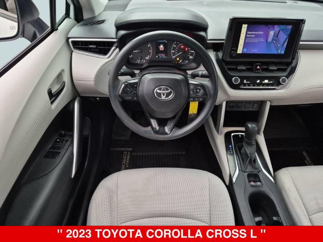 Used 2023 Toyota Corolla Cross L AWD/4WD image 32