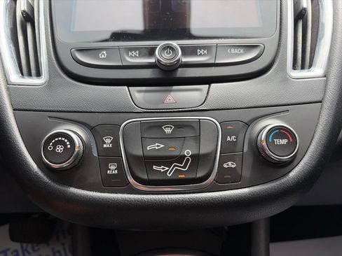 Used 2017 Chevrolet Malibu LT FWD image 14