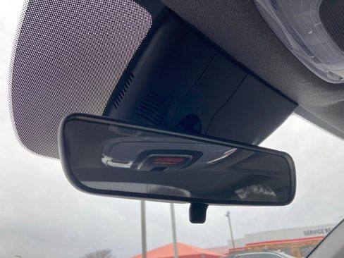 Used 2025 Hyundai Elantra SEL image 27