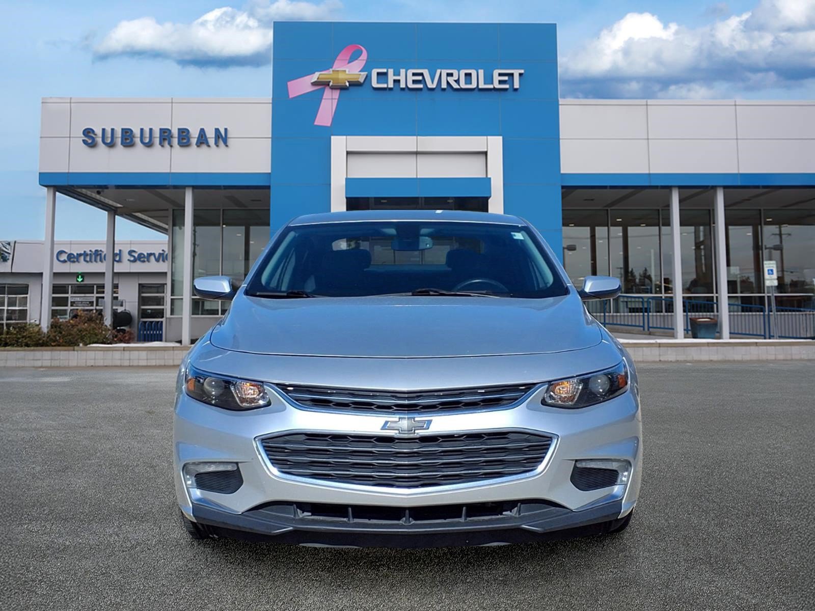 Used 2017 Chevrolet Malibu LT w/ Leather Package FWD image 2