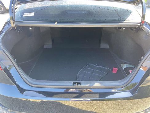 Used 2025 Toyota Camry SE FWD image 9