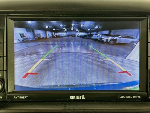Used 2018 Dodge Grand Caravan SE w/ UConnect Hands-Free Group FWD image 17