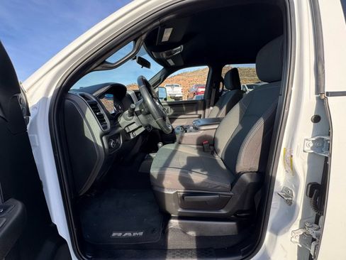 Used 2024 RAM 3500 Tradesman w/ Chrome Appearance Group image 9