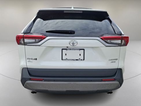 Used 2021 Toyota RAV4 Limited image 9