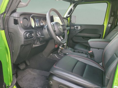 Certified 2025 Jeep Wrangler Unlimited Rubicon image 17