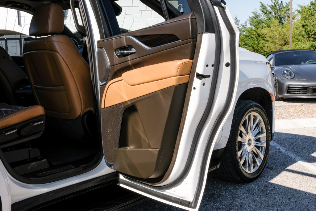 Used 2022 Cadillac Escalade Premium Luxury AWD/4WD image 48
