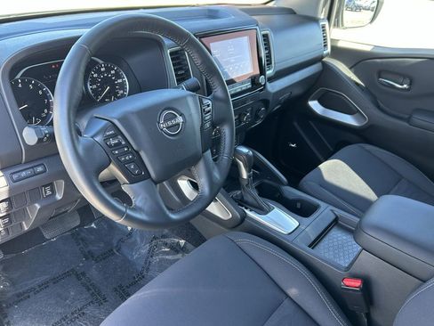 Used 2023 Nissan Frontier SV w/ SV Convenience Package image 14