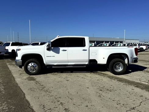 Used 2024 Chevrolet Silverado 3500 LTZ w/ LTZ Convenience Package image 10