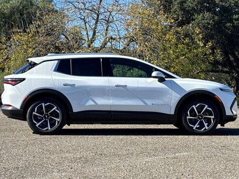 New 2026 Chevrolet Equinox EV LT image 3