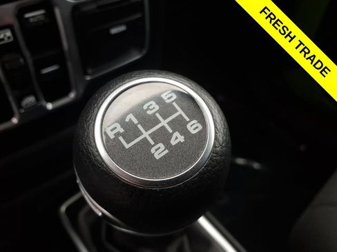 Used 2018 Jeep Wrangler Unlimited Sport S image 14