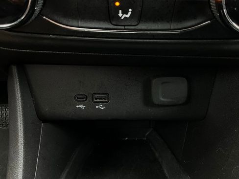 Used 2025 Buick Encore GX Preferred image 24